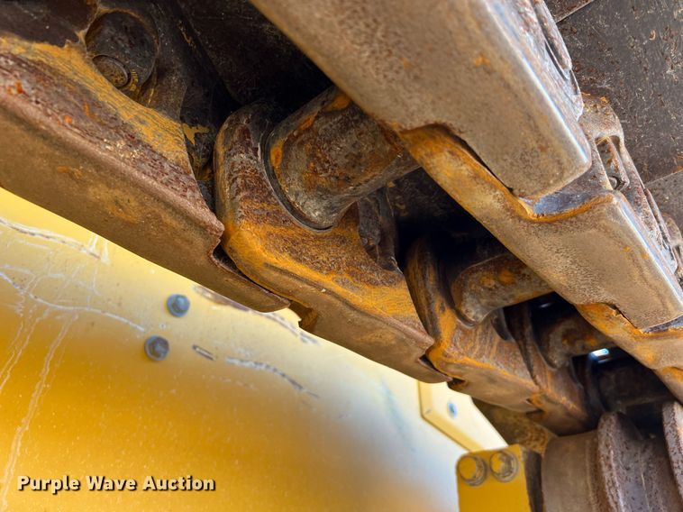 image for item DQ2264 2015 John Deere 1050K  dozer