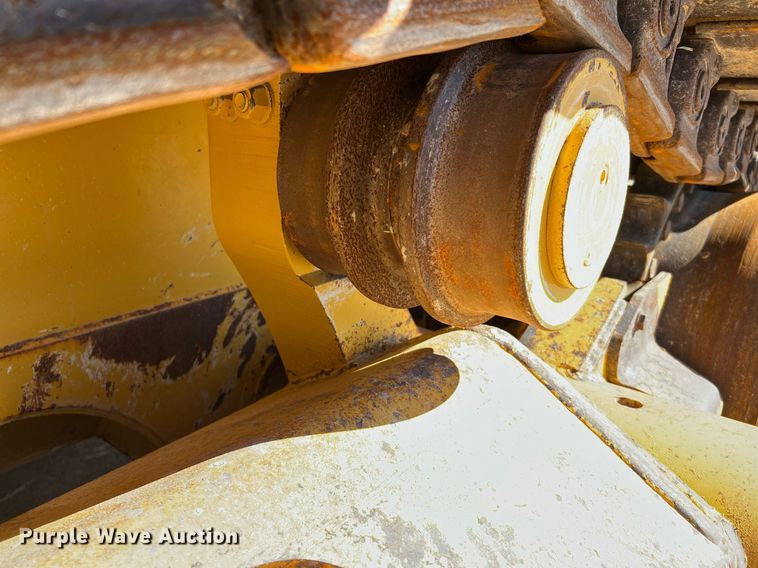 image for item DQ2264 2015 John Deere 1050K  dozer