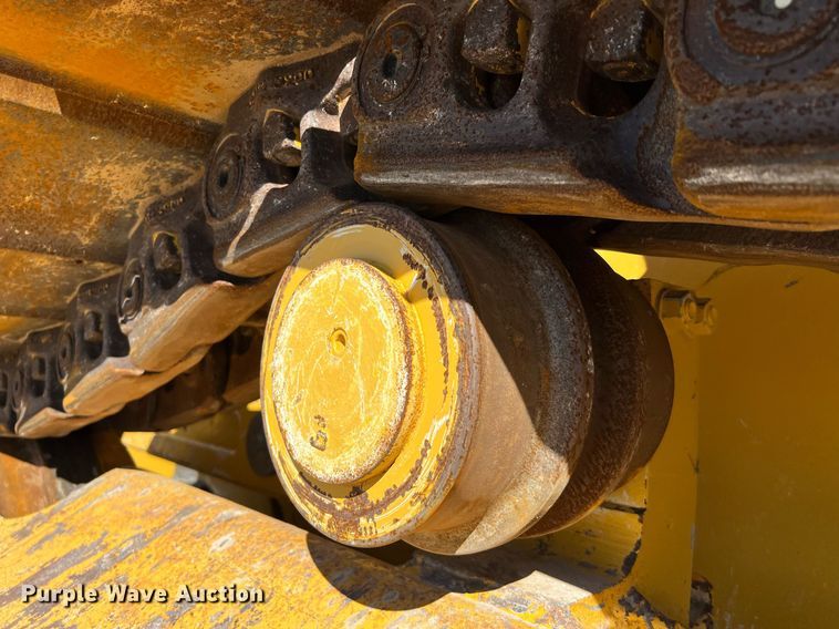 image for item DQ2264 2015 John Deere 1050K  dozer