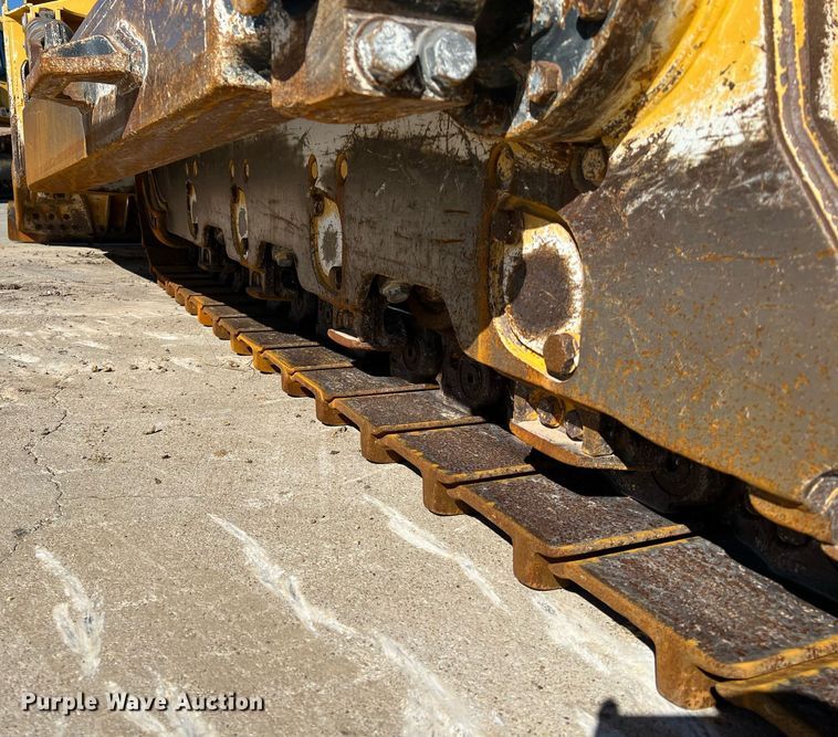 image for item DQ2264 2015 John Deere 1050K  dozer