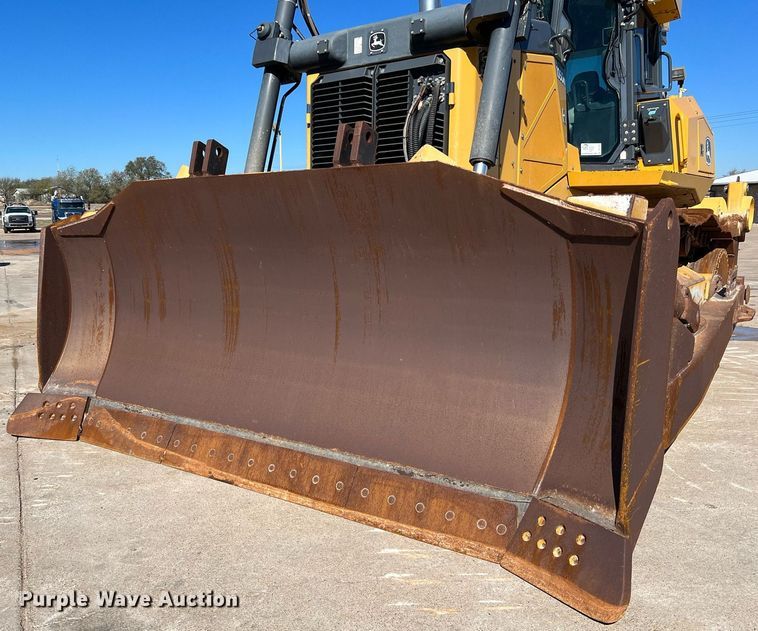 image for item DQ2265 2015 John Deere 1050K  dozer