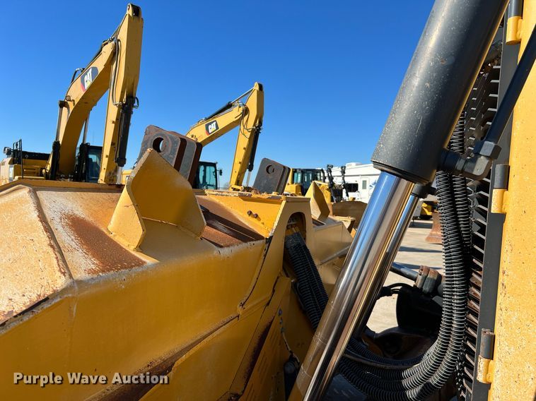 image for item DQ2265 2015 John Deere 1050K  dozer