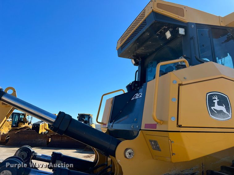 image for item DQ2265 2015 John Deere 1050K  dozer