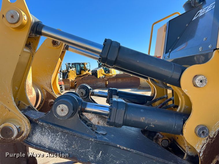 image for item DQ2265 2015 John Deere 1050K  dozer