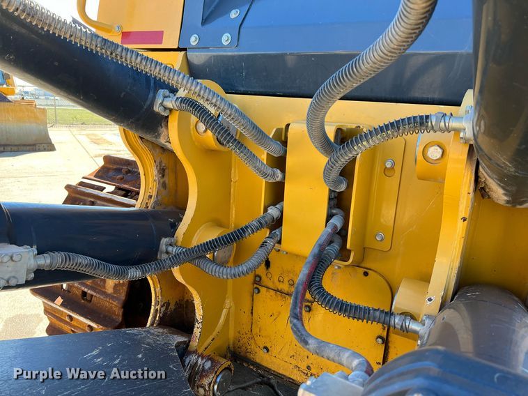 image for item DQ2265 2015 John Deere 1050K  dozer