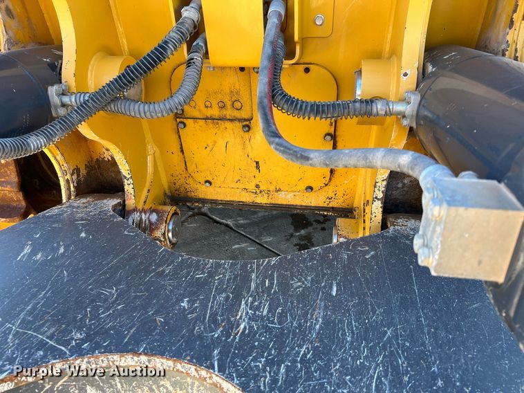 image for item DQ2265 2015 John Deere 1050K  dozer