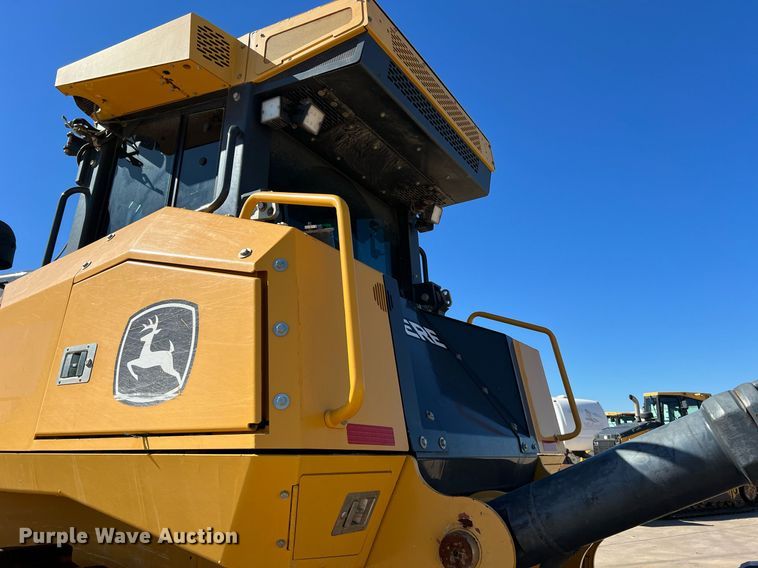 image for item DQ2265 2015 John Deere 1050K  dozer