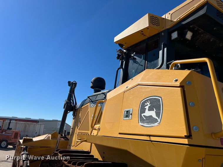 image for item DQ2265 2015 John Deere 1050K  dozer