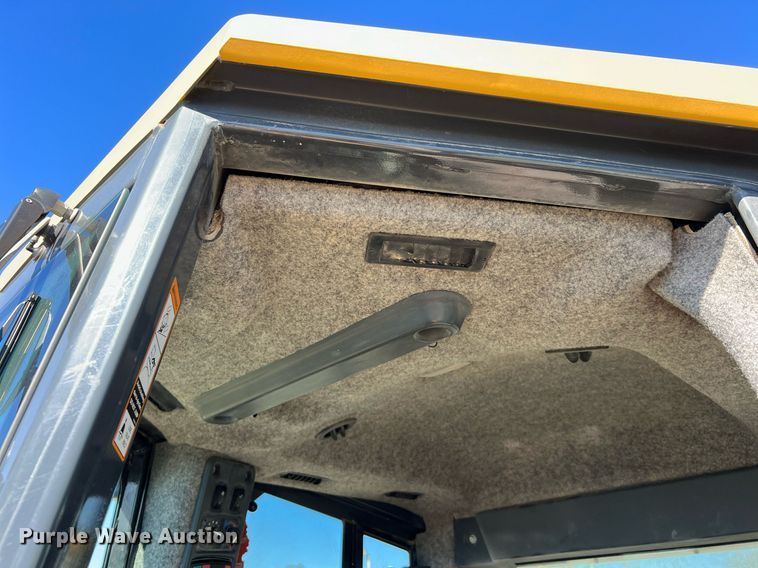 image for item DQ2265 2015 John Deere 1050K  dozer