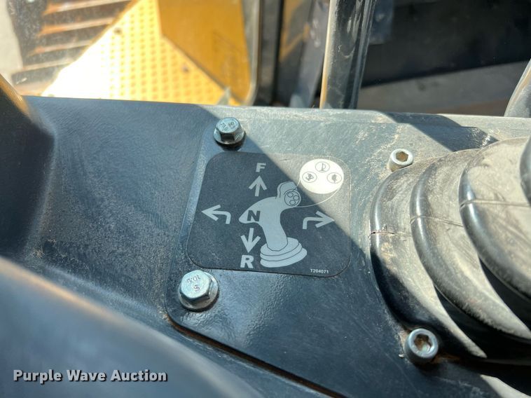 image for item DQ2265 2015 John Deere 1050K  dozer