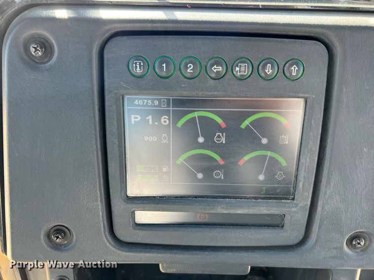 image for item DQ2265 2015 John Deere 1050K  dozer