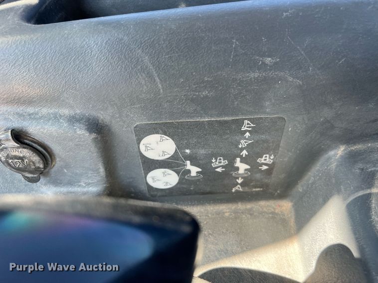 image for item DQ2265 2015 John Deere 1050K  dozer