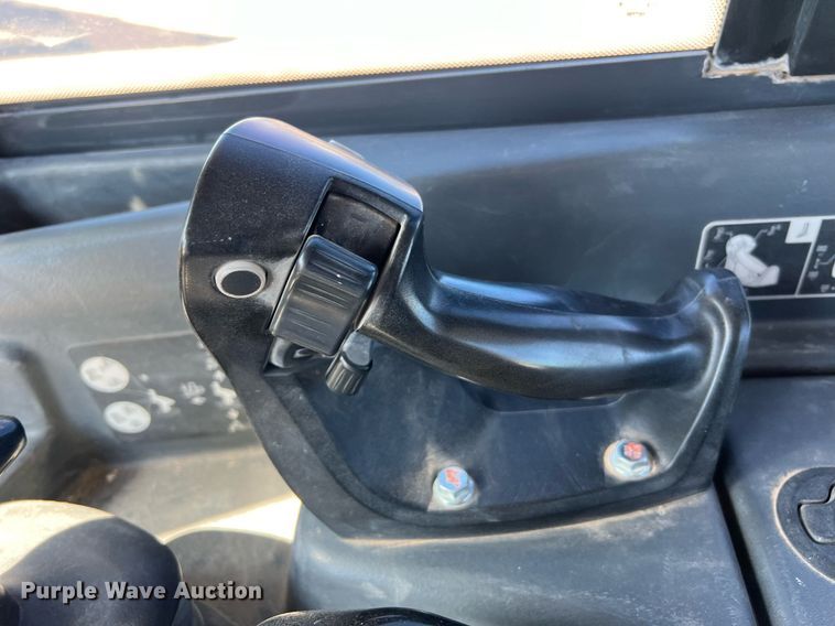 image for item DQ2265 2015 John Deere 1050K  dozer