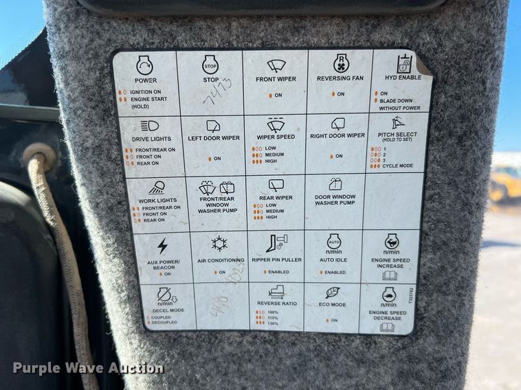 image for item DQ2265 2015 John Deere 1050K  dozer