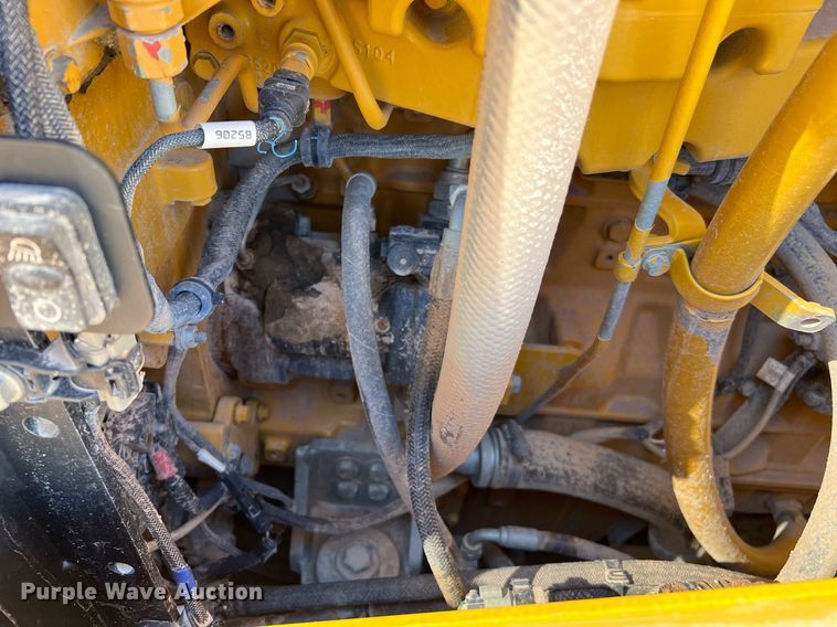 image for item DQ2265 2015 John Deere 1050K  dozer