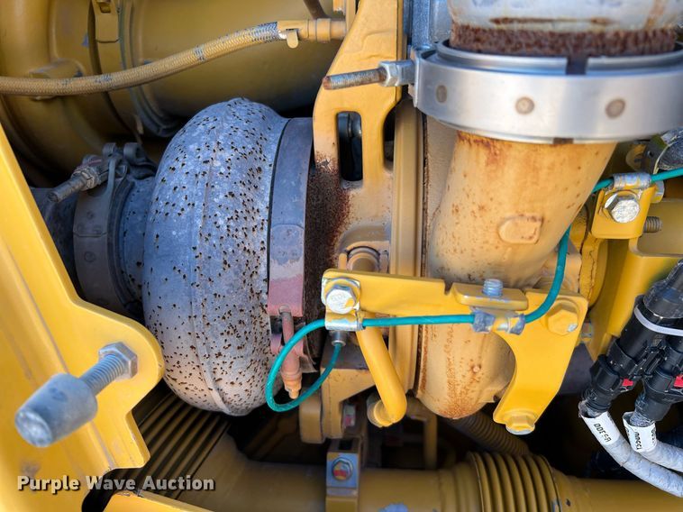 image for item DQ2265 2015 John Deere 1050K  dozer