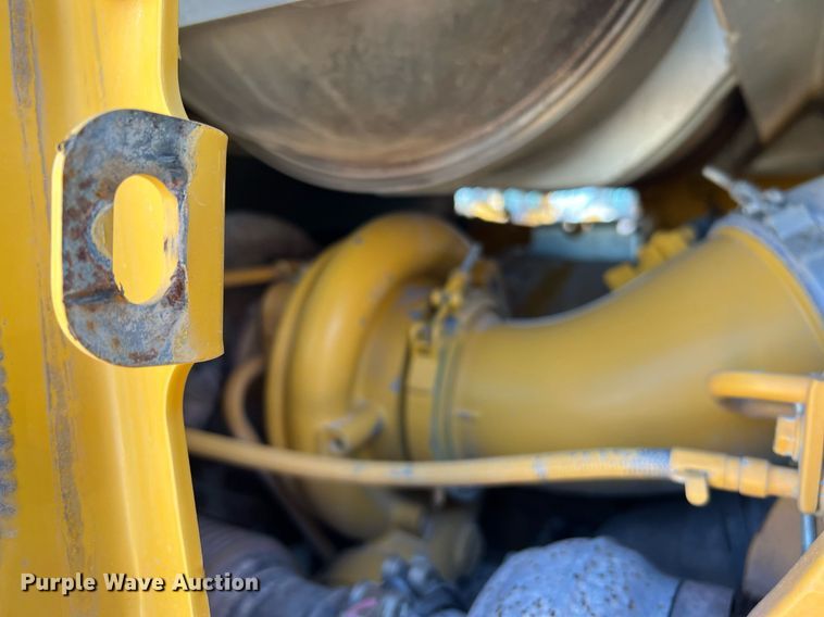 image for item DQ2265 2015 John Deere 1050K  dozer