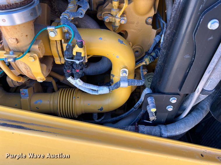 image for item DQ2265 2015 John Deere 1050K  dozer