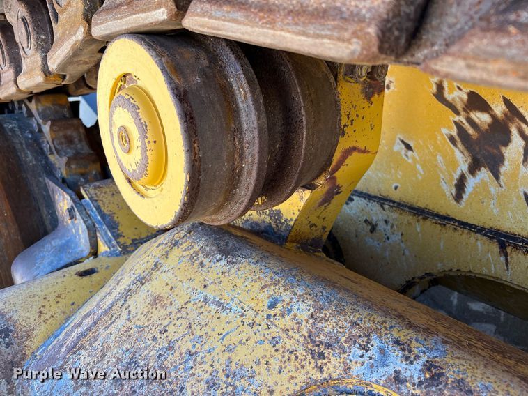 image for item DQ2265 2015 John Deere 1050K  dozer