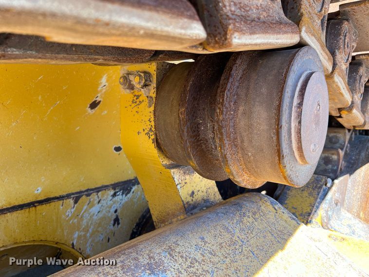 image for item DQ2265 2015 John Deere 1050K  dozer