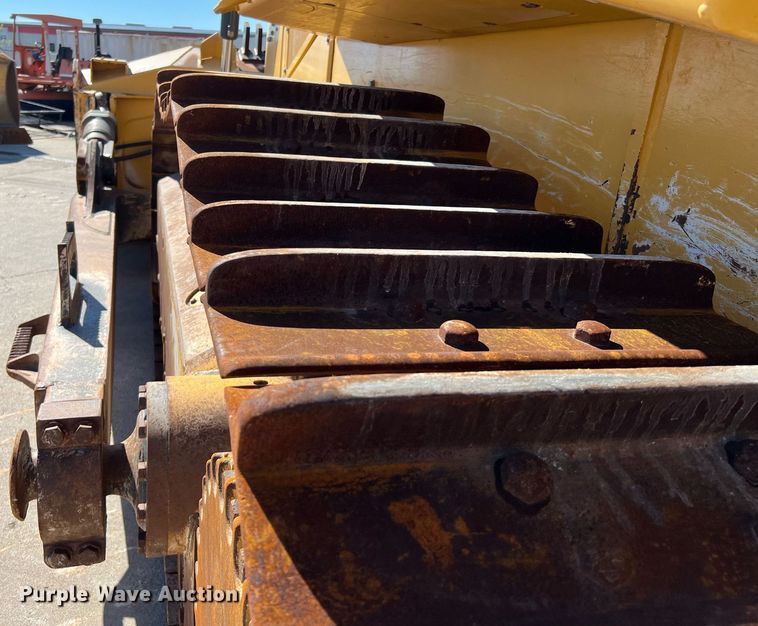 image for item DQ2265 2015 John Deere 1050K  dozer