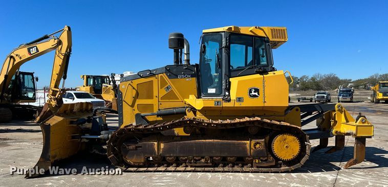image for item DQ2266 2018 John Deere 850K WLT  dozer
