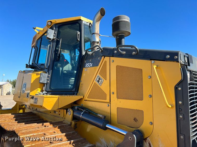 image for item DQ2266 2018 John Deere 850K WLT  dozer