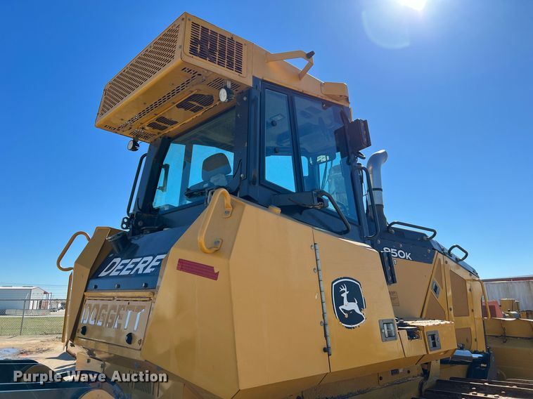 image for item DQ2266 2018 John Deere 850K WLT  dozer