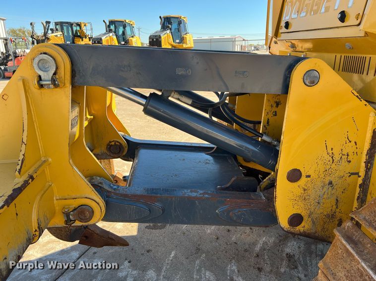 image for item DQ2266 2018 John Deere 850K WLT  dozer