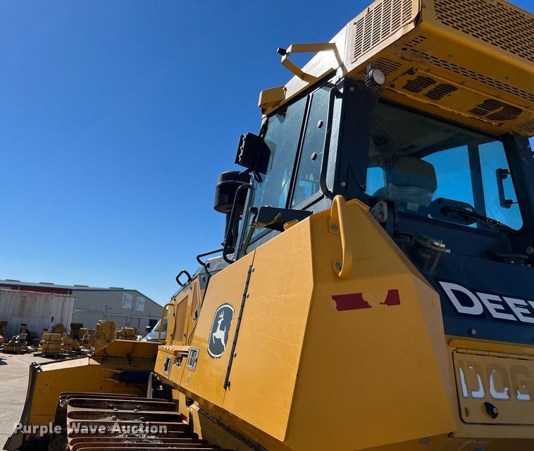 image for item DQ2266 2018 John Deere 850K WLT  dozer