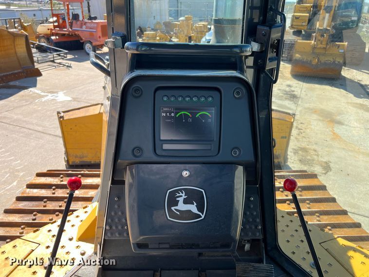 image for item DQ2266 2018 John Deere 850K WLT  dozer