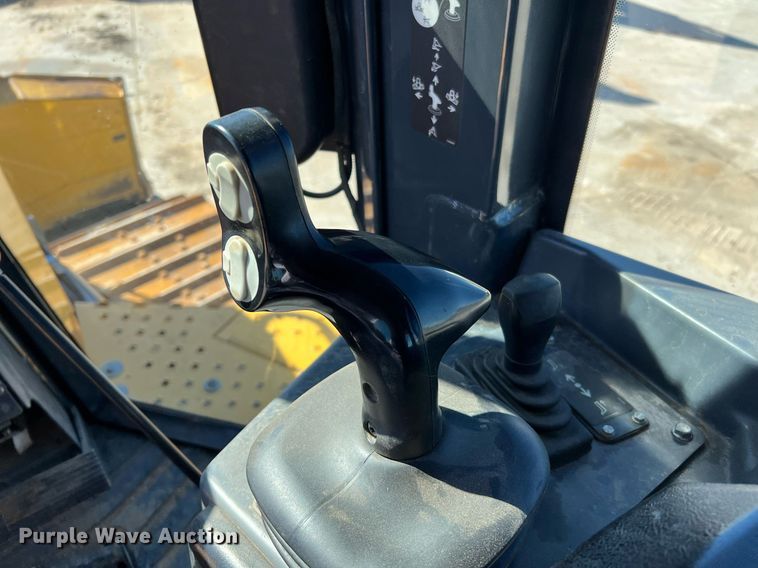 image for item DQ2266 2018 John Deere 850K WLT  dozer