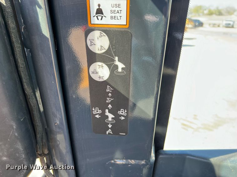 image for item DQ2266 2018 John Deere 850K WLT  dozer