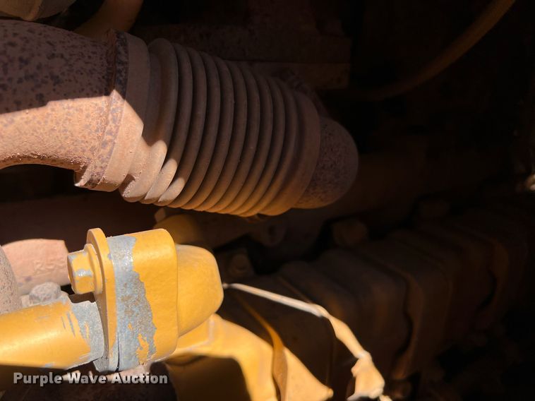 image for item DQ2266 2018 John Deere 850K WLT  dozer