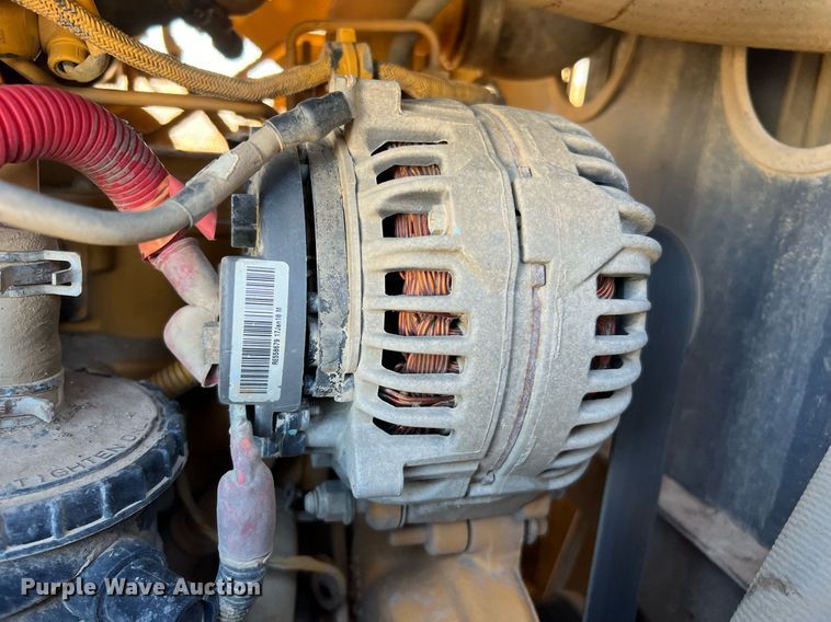 image for item DQ2266 2018 John Deere 850K WLT  dozer