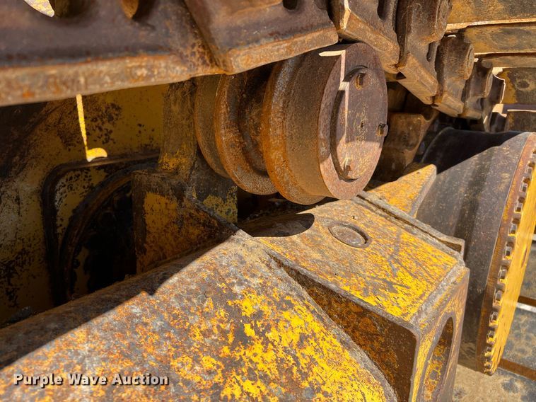 image for item DQ2266 2018 John Deere 850K WLT  dozer