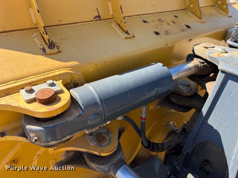 image for item DQ2267 2019 John Deere 750K LGP  dozer