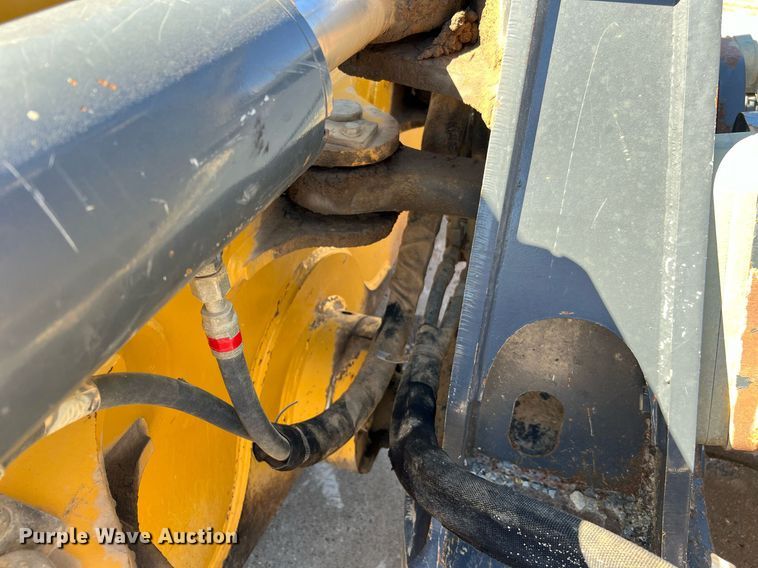 image for item DQ2267 2019 John Deere 750K LGP  dozer