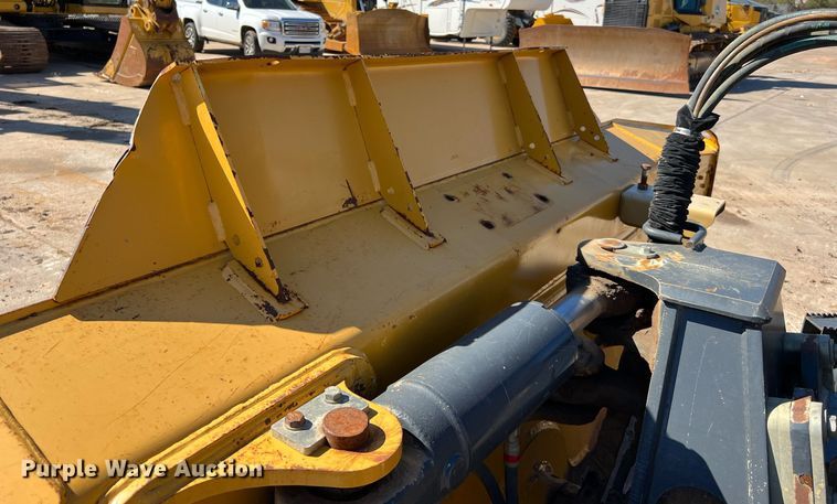 image for item DQ2267 2019 John Deere 750K LGP  dozer