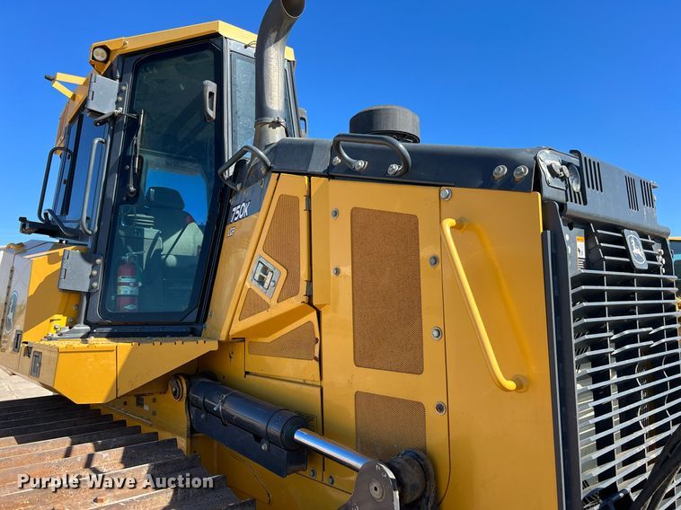 image for item DQ2267 2019 John Deere 750K LGP  dozer
