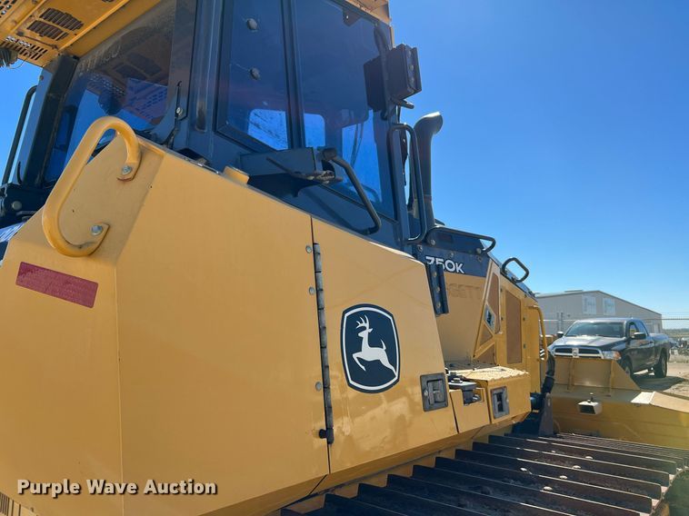 image for item DQ2267 2019 John Deere 750K LGP  dozer