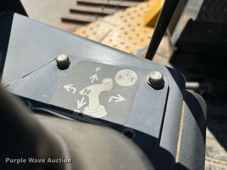 image for item DQ2267 2019 John Deere 750K LGP  dozer