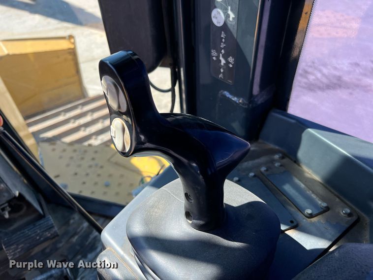 image for item DQ2267 2019 John Deere 750K LGP  dozer