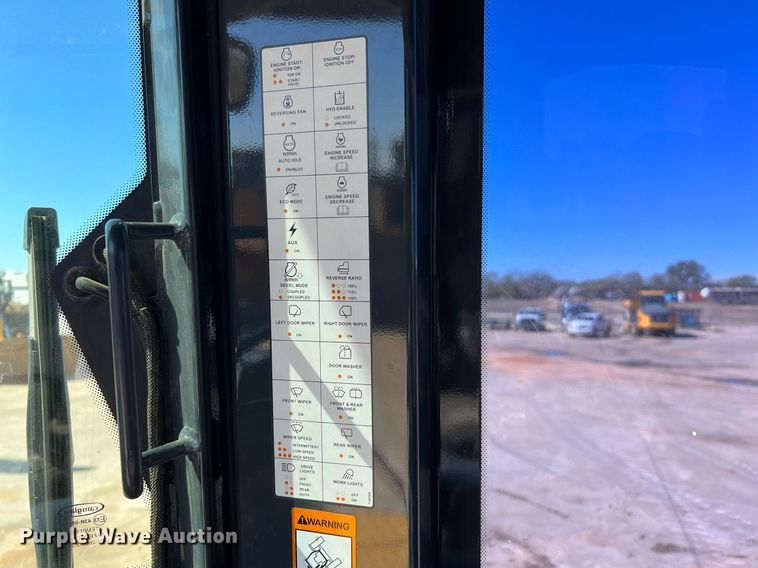 image for item DQ2267 2019 John Deere 750K LGP  dozer