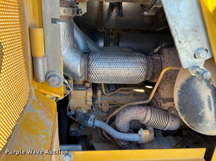 image for item DQ2267 2019 John Deere 750K LGP  dozer