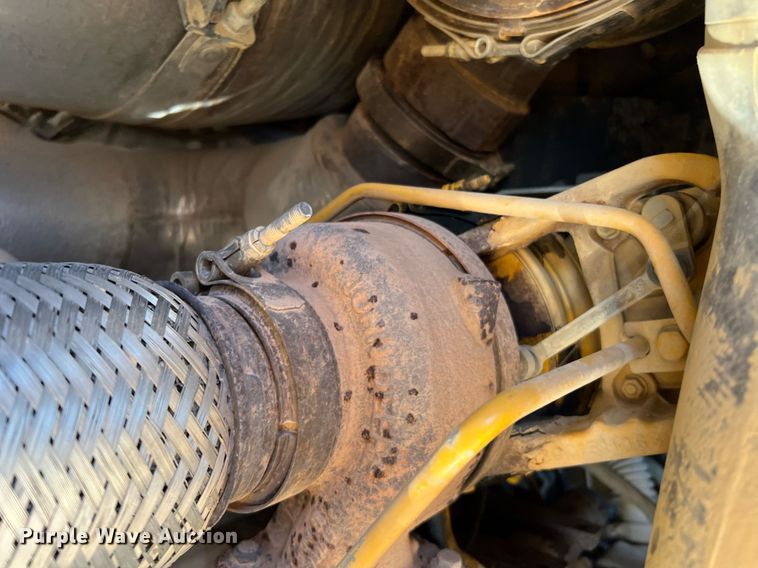 image for item DQ2267 2019 John Deere 750K LGP  dozer