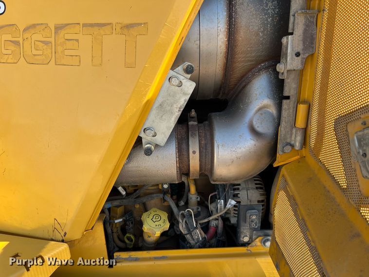 image for item DQ2267 2019 John Deere 750K LGP  dozer