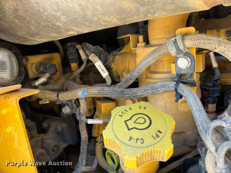 image for item DQ2267 2019 John Deere 750K LGP  dozer