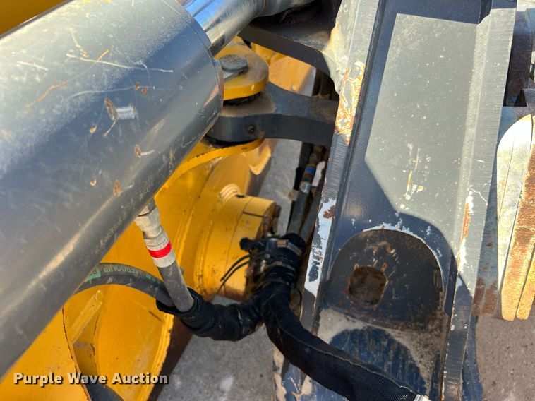 image for item DQ2268 2018 John Deere 750K LGP  dozer