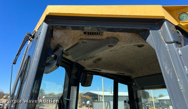 image for item DQ2268 2018 John Deere 750K LGP  dozer